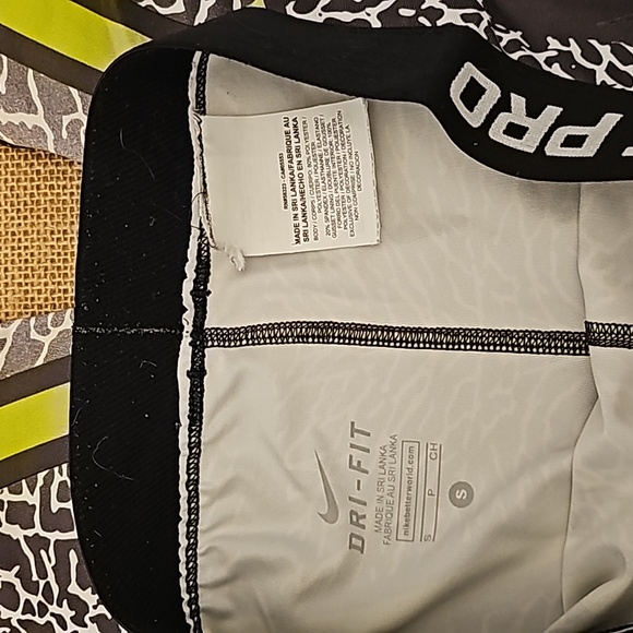 Nike Dri-fit Pro 3/4 Capri Volt/Black/White - Picture 5 of 9